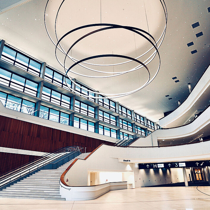 CCH - Congress Center Hamburg entrance hall, © Hamburg Messe und Congress / Jürgen Nerger
