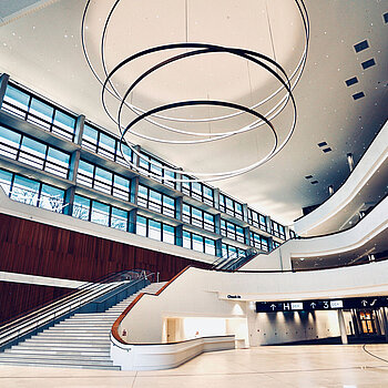 CCH - Congress Center Hamburg Eingangshalle, © Hamburg Messe und Congress / Jürgen Nerger
