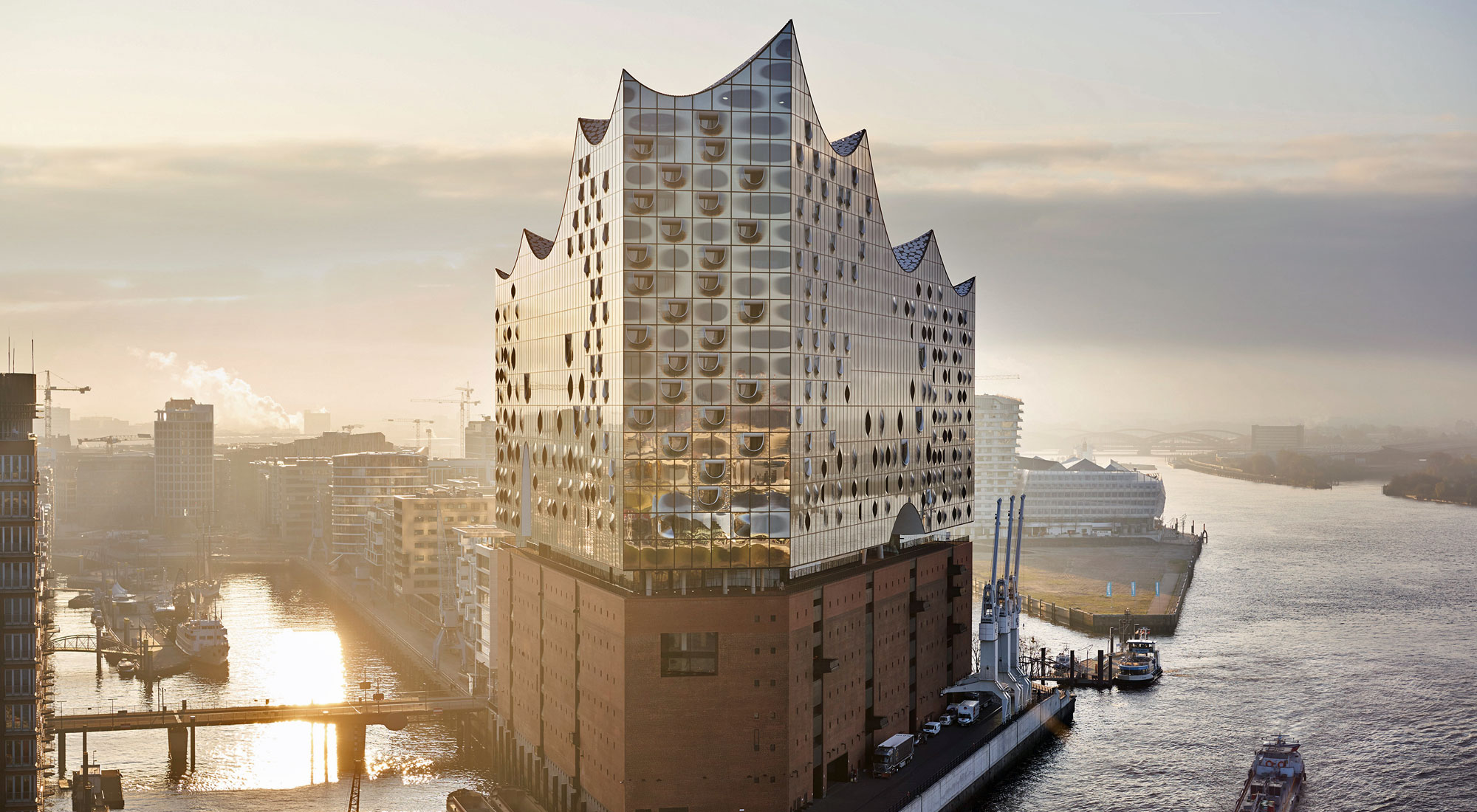 Hamburg - Hafencity mit Elbphilharmonie