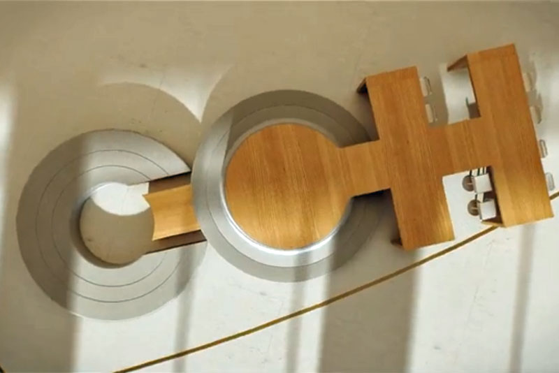 CCH Sitzgruppe CCH Logo aus großen Holzlettern