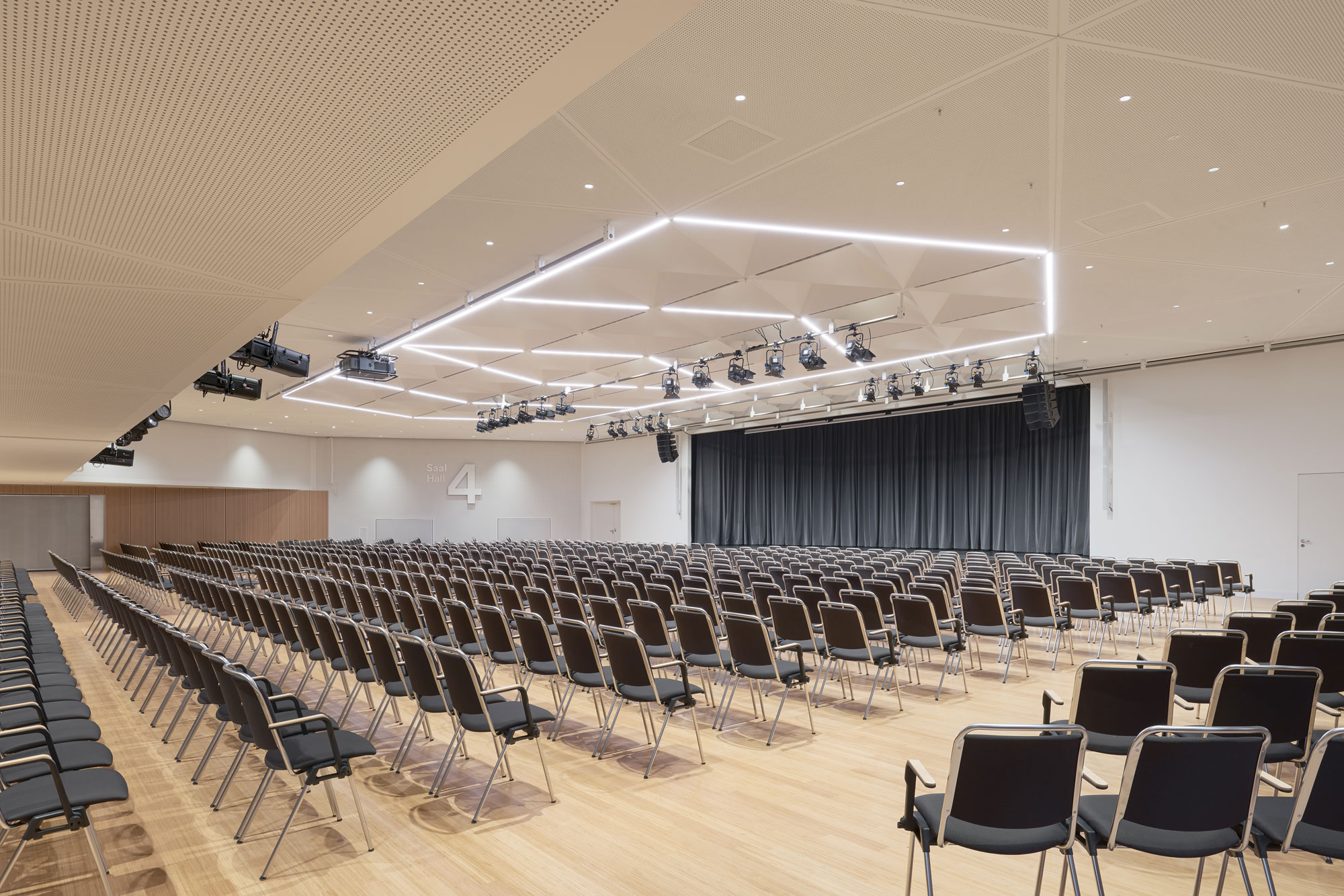 CCH - Hall 4 CCH - Hall 4